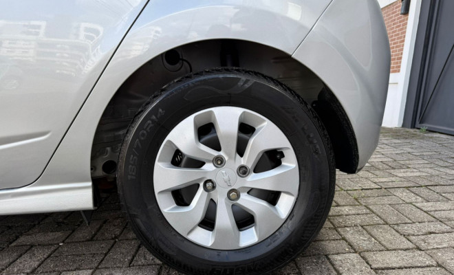 GM - Chevrolet ONIX HATCH LT 1.0 8V FlexPower 5p Mec. 2019 Flex-8