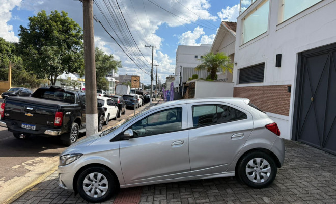 GM - Chevrolet ONIX HATCH LT 1.0 8V FlexPower 5p Mec. 2019 Flex-2