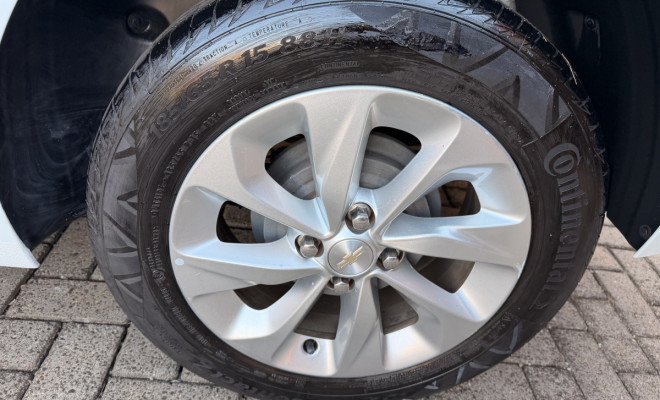 GM - Chevrolet ONIX HATCH LT 1.0 12V Flex 5p Mec. 2023 Flex-10