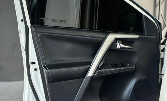 Toyota RAV4 2.0 4x4 16V Aut. 2015 Gasolina-14