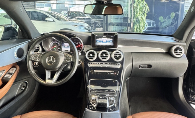 Mercedes-Benz C-180 CGI Coupe Avant. 1.6 TB 16V Aut. 2018 Gasolina-4