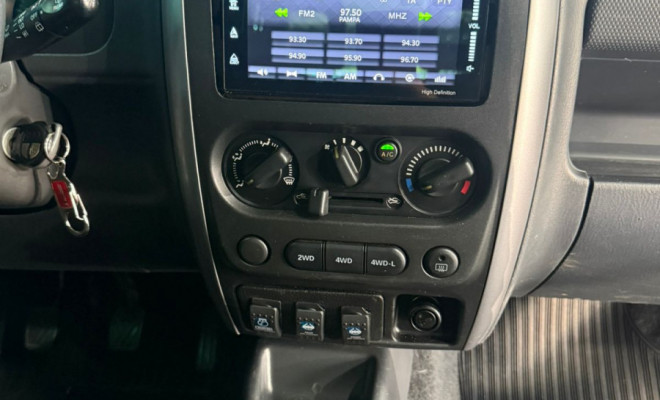 Suzuki Jimny Wide/ Jimny/4ALL 1.3 16V 2010 Gasolina-9