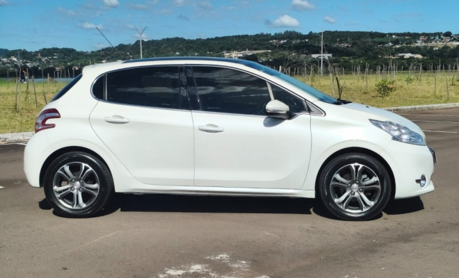 Peugeot 208 Griffe 1.6 Flex 16V 5p Mec. 2014 Flex-4