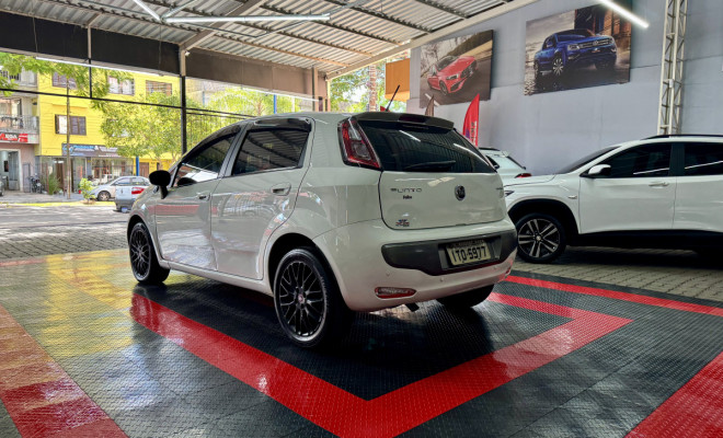 Fiat Punto ESSENCE Dualogic 1.6 Flex 16V 5p 2013 Flex-3