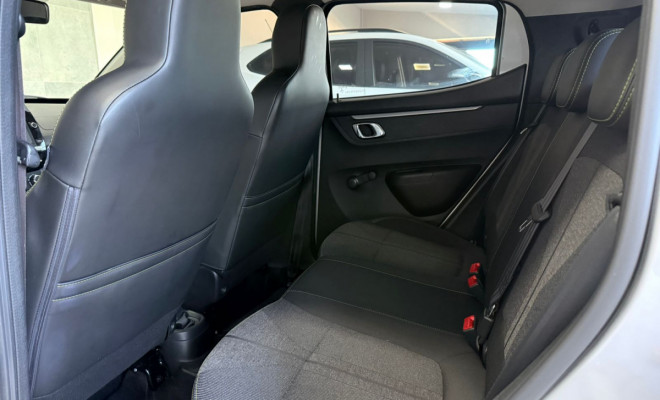 Renault KWID OUTSIDER 1.0 Flex 12V 5p Mec. 2023 Flex-11