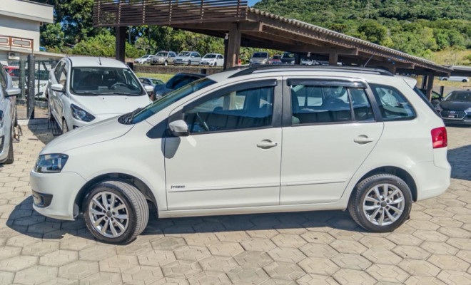 VW - VolksWagen SPACEFOX 1.6/ 1.6 Trend Total Flex 8V 5p 2013 Flex-1