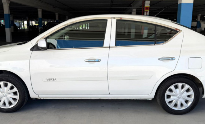 Nissan VERSA SV 1.6 16V Flex Fuel 4p Mec. 2016 Flex-5