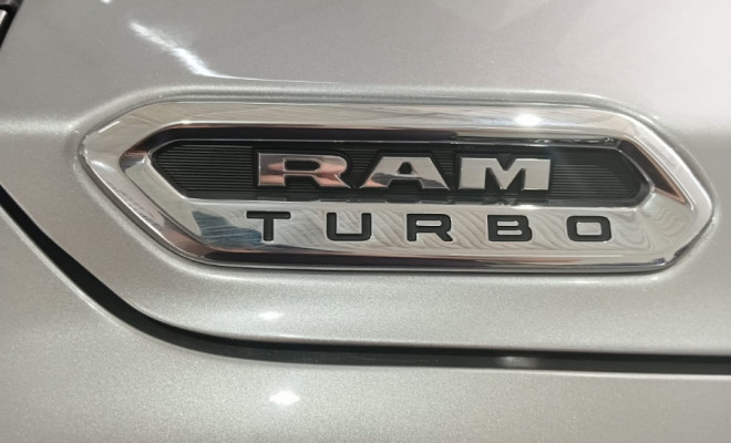 RAM RAMPAGE LARAMIE 2.0 TB CD 4X4 Die. Aut. 2024 Gasolina-9