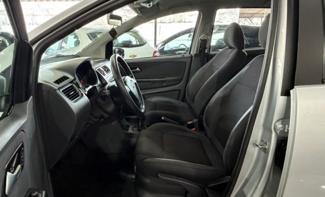 VW - VolksWagen Fox Plus 1.6Mi/ 1.6Mi Total Flex 8V 4p 2010 Flex-9