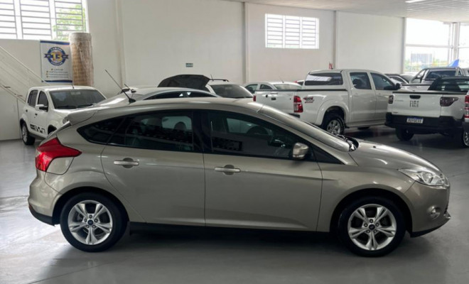 Ford Focus 1.6 S/SE/SE Plus Flex 8V/16V  5p 2015 Flex-2