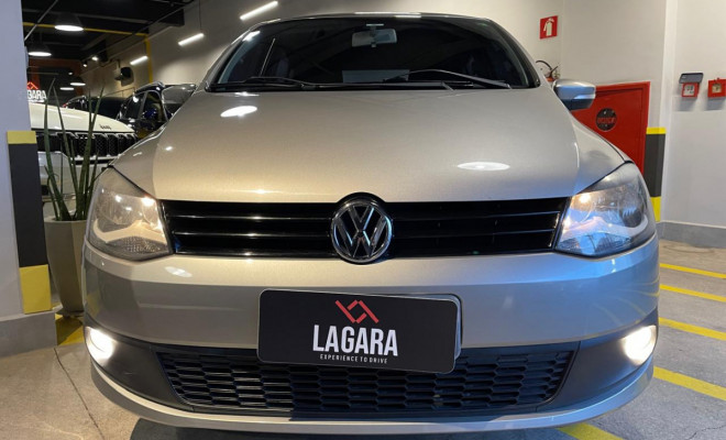 VW  VolksWagen Fox Prime 1.6 8v Total Flex 2011-1
