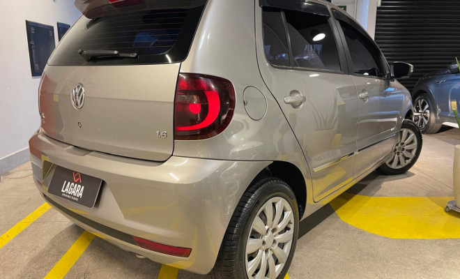 VW  VolksWagen Fox Prime 1.6 8v Total Flex 2011-0