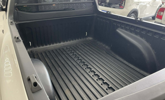 VW - VolksWagen Saveiro Robust 1.6 Total Flex 16V  2023 Flex-6
