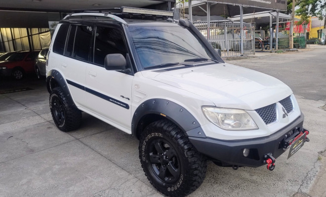 Mitsubishi Pajero TR4 2.0/ 2.0 Flex 16V 4x4 Aut. 2013 Flex