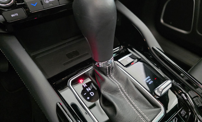 Jeep Commander Black Hurricane 2.0 4x4 TB Aut 2025 Gasolina-9