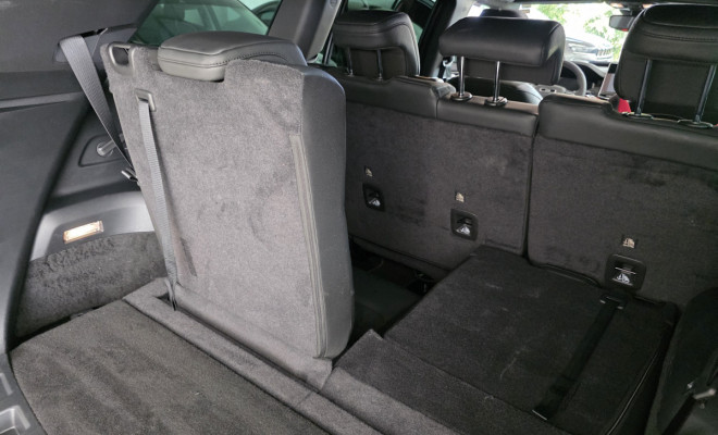 Jeep Commander Black Hurricane 2.0 4x4 TB Aut 2025 Gasolina-16