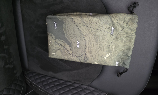 Jeep Commander Black Hurricane 2.0 4x4 TB Aut 2025 Gasolina-14