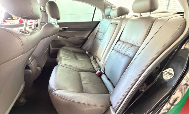 Honda Civic Sed. LXL/ LXL SE 1.8 Flex 16V Aut. 2011 Flex-7