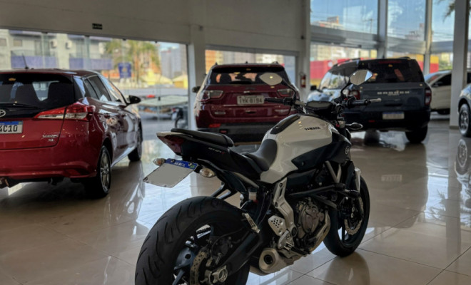 YAMAHA MT-07/MT-07 ABS 689cc 2016 Gasolina-1