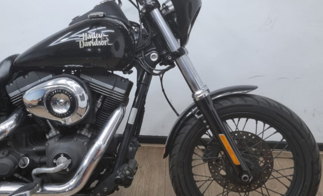 HARLEY-DAVIDSON STREET BOB FXDB 2016 Gasolina-6
