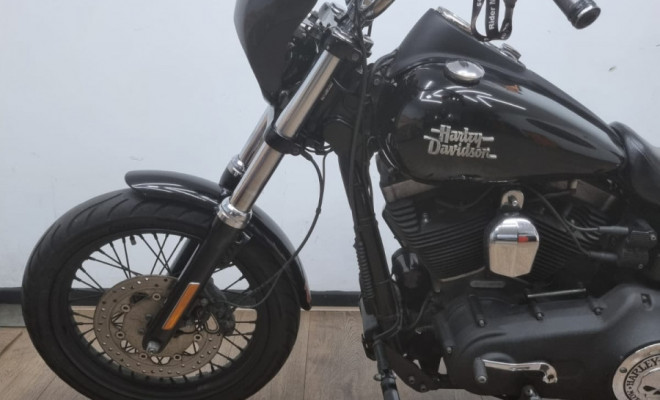 HARLEY-DAVIDSON STREET BOB FXDB 2016 Gasolina-7