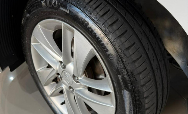 Hyundai HB20S Premium 1.6 Flex 16V Aut. 4p 2015 Flex-12