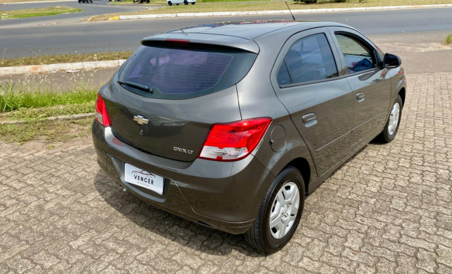 GM - ONIX HATCH LT 1.0 8V - 2015-3