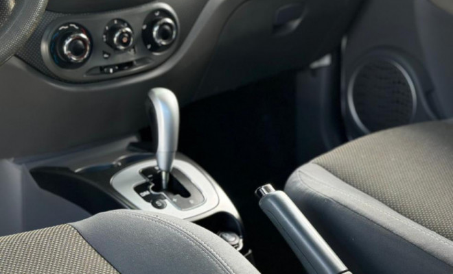 Fiat Palio ESSENCE Dualogic 1.6 Flex 16V 5p 2015 Flex-8