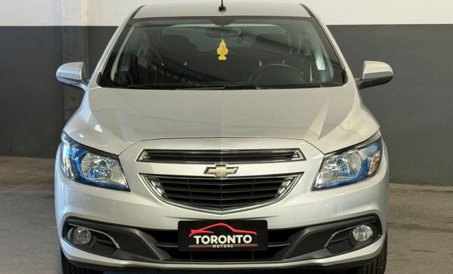 GM - Chevrolet ONIX HATCH LTZ 1.4 8V FlexPower 5p Mec. 2013 Flex-8