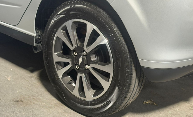 GM - Chevrolet ONIX HATCH LTZ 1.4 8V FlexPower 5p Mec. 2013 Flex-13