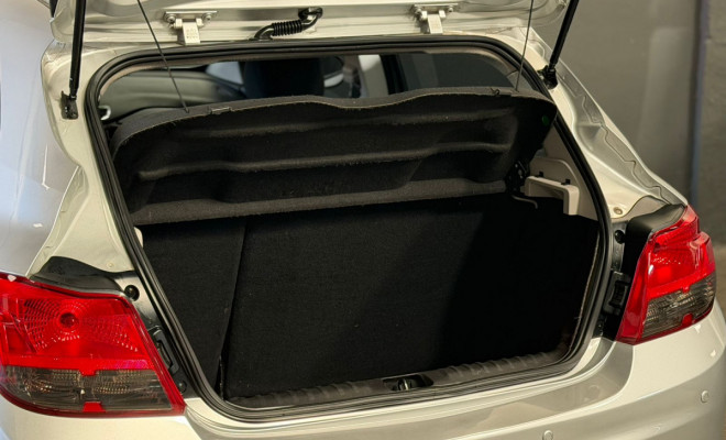 GM - Chevrolet ONIX HATCH LTZ 1.4 8V FlexPower 5p Mec. 2013 Flex-10