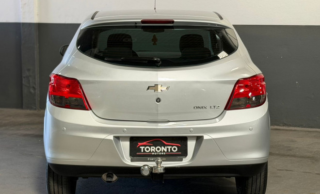 GM - Chevrolet ONIX HATCH LTZ 1.4 8V FlexPower 5p Mec. 2013 Flex-9