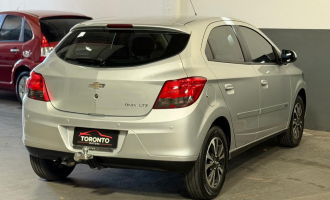 GM - Chevrolet ONIX HATCH LTZ 1.4 8V FlexPower 5p Mec. 2013 Flex-5