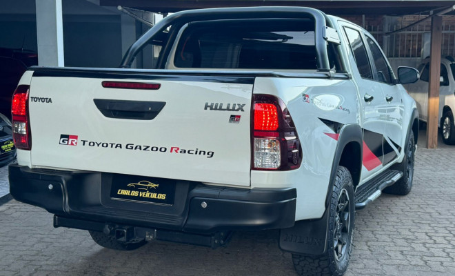 Toyota Hilux CD GR-S 4x4 2.8 TDI Dies. Aut. 2019 Diesel-3