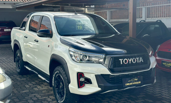 Toyota Hilux CD GR-S 4x4 2.8 TDI Dies. Aut. 2019 Diesel-1