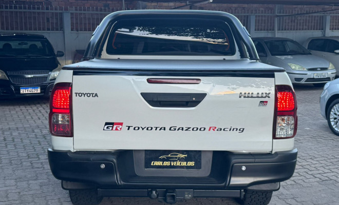 Toyota Hilux CD GR-S 4x4 2.8 TDI Dies. Aut. 2019 Diesel-4