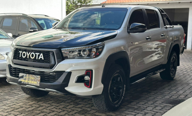 Toyota Hilux CD GR-S 4x4 2.8 TDI Dies. Aut. 2019 Diesel-0