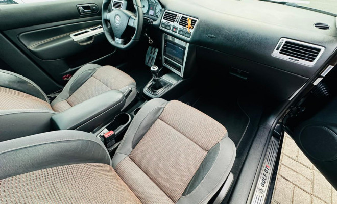 VW - VolksWagen Golf GTi 1.8 Mi 180/193cv Turbo 4p Mec. 2008 Flex-7