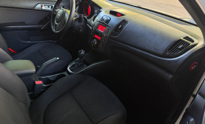 Kia Motors Cerato 1.6 16V Aut. 2013 Flex-5