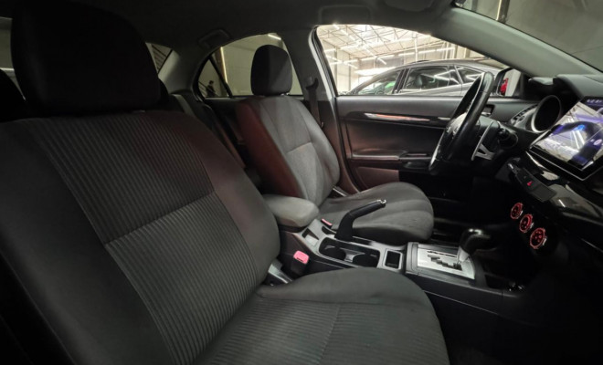 Mitsubishi Lancer 2.0 16V 160cv Aut. 2014 Flex-8