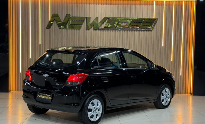 GM - Chevrolet ONIX HATCH LT 1.4 8V FlexPower 5p Mec. 2014 Flex-0