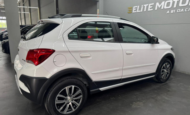 GM - Chevrolet ONIX HATCH ACTIV 1.4 8V Flex 5p Mec. 2018 Flex-4