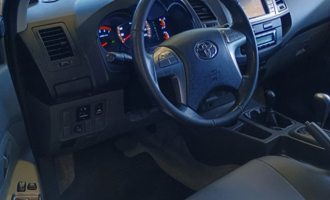 Toyota Hilux CD SRV 4x4 2.7 Flex 16V Aut. 2015 Flex C/IPVA 2026-6