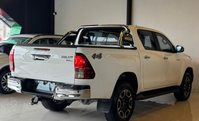 Toyota Hilux CD SR 4x2 2.7 16V/2.7 Flex Aut. 2021 Flex-6