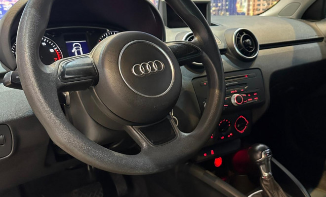 Audi A1 Sportback 1.4 TFSI 5p S-tronic 2015 Gasolina-3