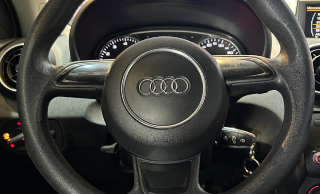 Audi A1 Sportback 1.4 TFSI 5p S-tronic 2015 Gasolina-6