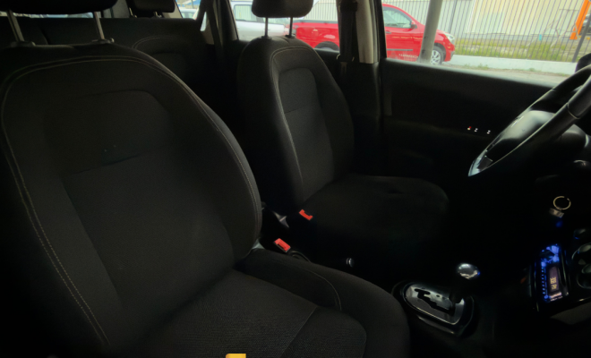 Citroën C3 GLX 1.4/ GLX Sonora 1.4 Flex 8V 5p 2012 Flex-4