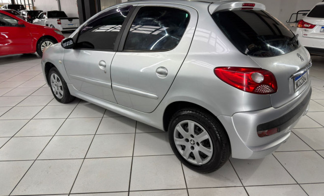 Peugeot 207 XR 1.4 Flex 8V 5p 2011 Flex-11