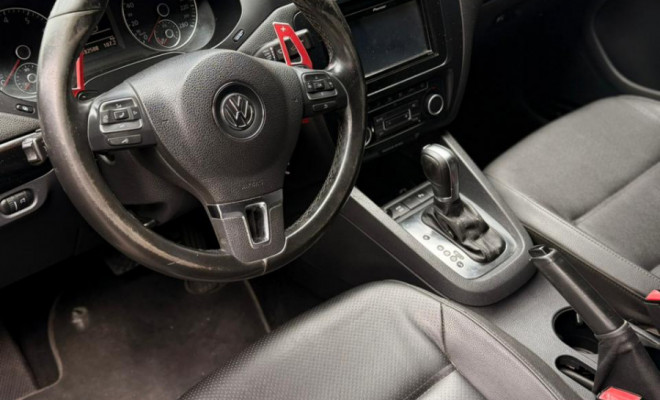 VW - VolksWagen JETTA Comfortline 2.0 T.Flex 8V 4p Tipt. 2012 Flex-6