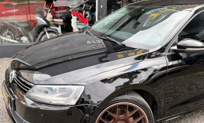 VW - VolksWagen JETTA Comfortline 2.0 T.Flex 8V 4p Tipt. 2012 Flex-1